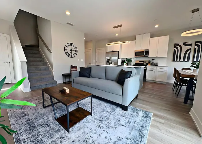Apartment Modern 4br Townhouse With Parking & Views - Wville Rep 4 *