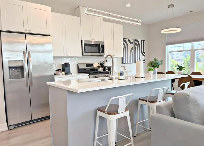 Apartment Modern 4br Townhouse With Parking & Views - Wville Rep 4 Warrenville