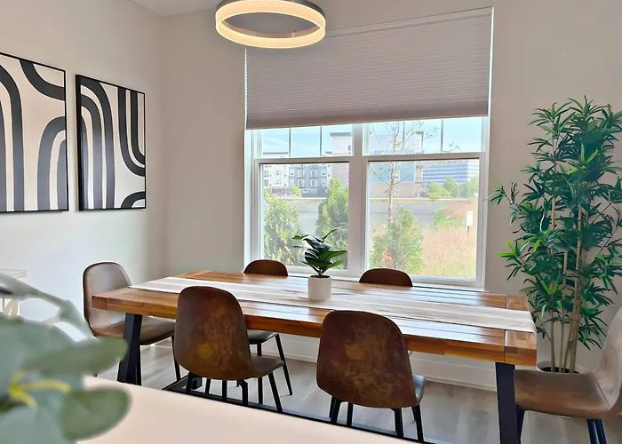 Apartment Modern 4br Townhouse With Parking & Views - Wville Rep 4