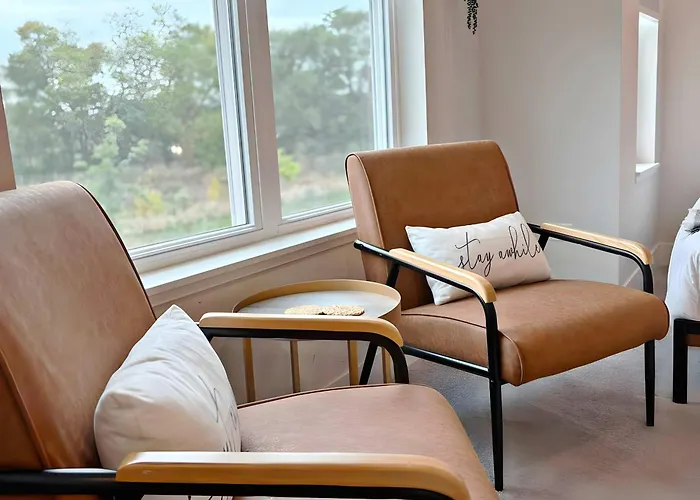 Modern 4br Townhouse With Parking & Views - Wville Rep 4 Apartment