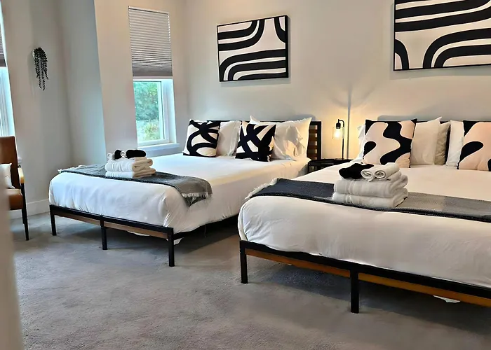 Apartment Modern 4br Townhouse With Parking & Views - Wville Rep 4