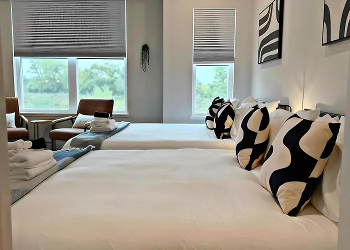 Modern 4br Townhouse With Parking & Views - Wville Rep 4 *