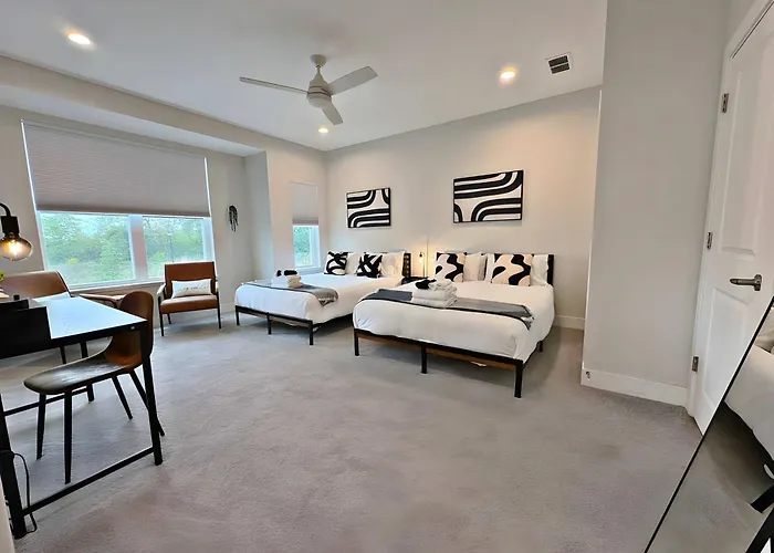 Modern 4br Townhouse With Parking & Views - Wville Rep 4 *