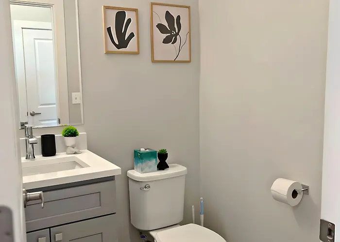 Modern 4br Townhouse With Parking & Views - Wville Rep 4