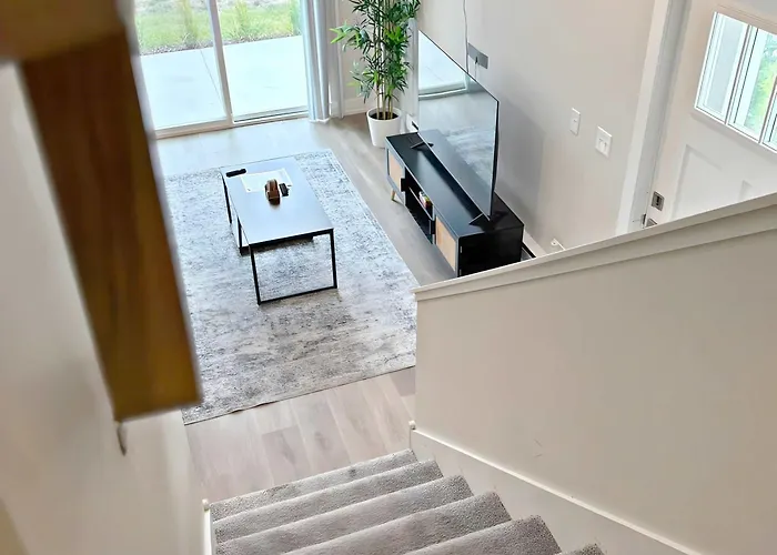 Apartment Modern 4br Townhouse With Parking & Views - Wville Rep 4