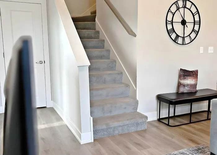 Modern 4br Townhouse With Parking & Views - Wville Rep 4 * Warrenville