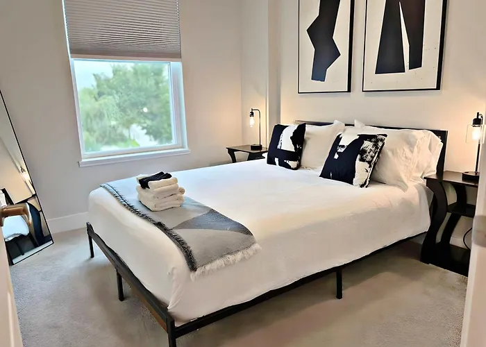 Apartment Modern 4br Townhouse With Parking & Views - Wville Rep 4
