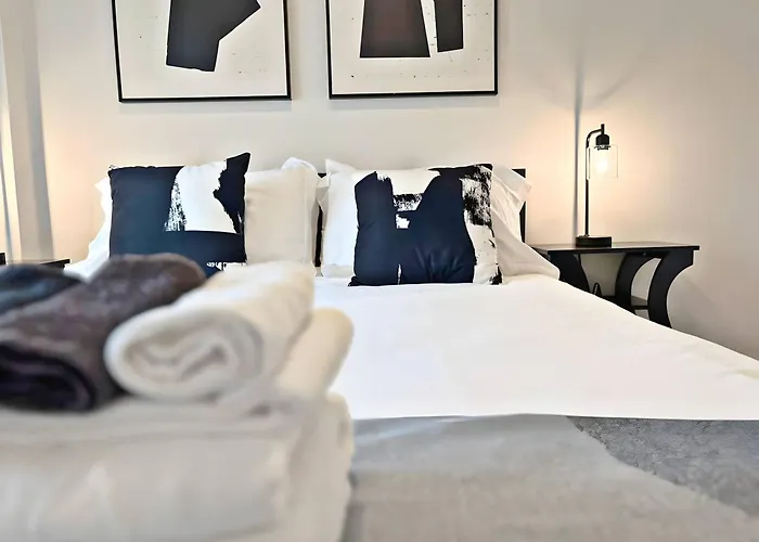 Modern 4br Townhouse With Parking & Views - Wville Rep 4 *