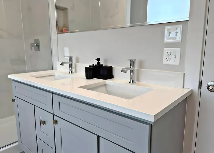 Modern 4br Townhouse With Parking & Views - Wville Rep 4 *