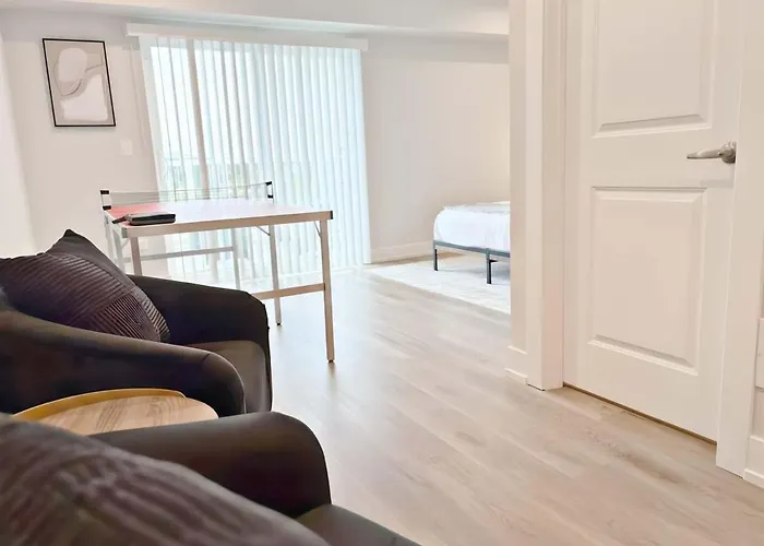 Modern 4br Townhouse With Parking & Views - Wville Rep 4 Apartment