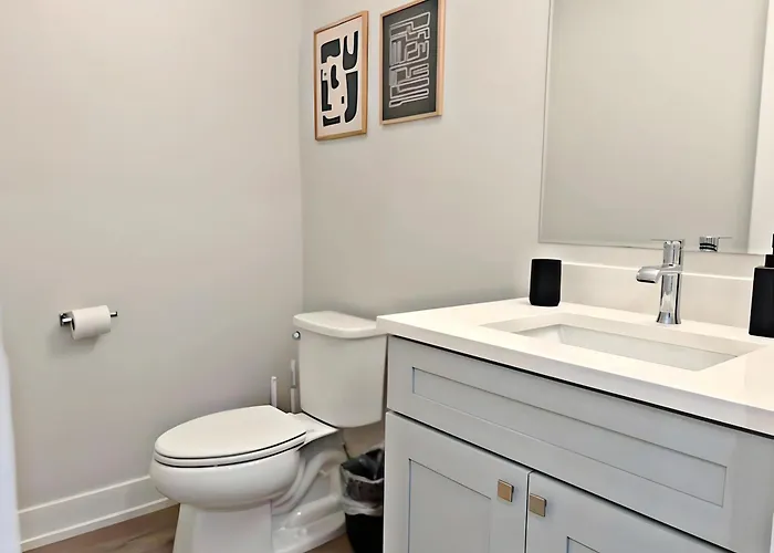 Modern 4br Townhouse With Parking & Views - Wville Rep 4 Apartment *