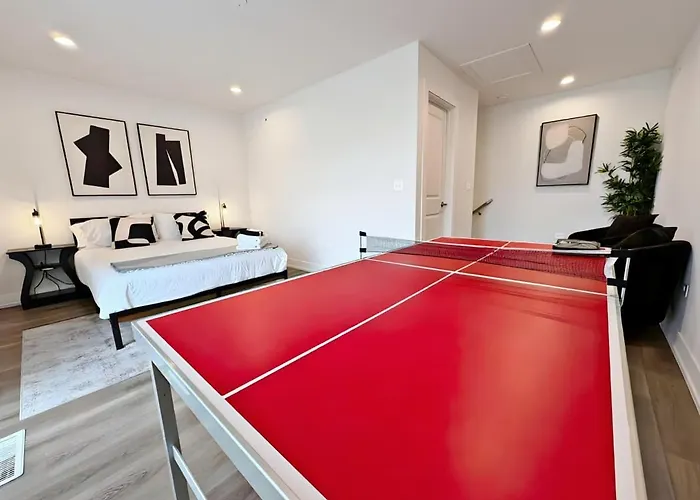 Modern 4br Townhouse With Parking & Views - Wville Rep 4 Apartment *