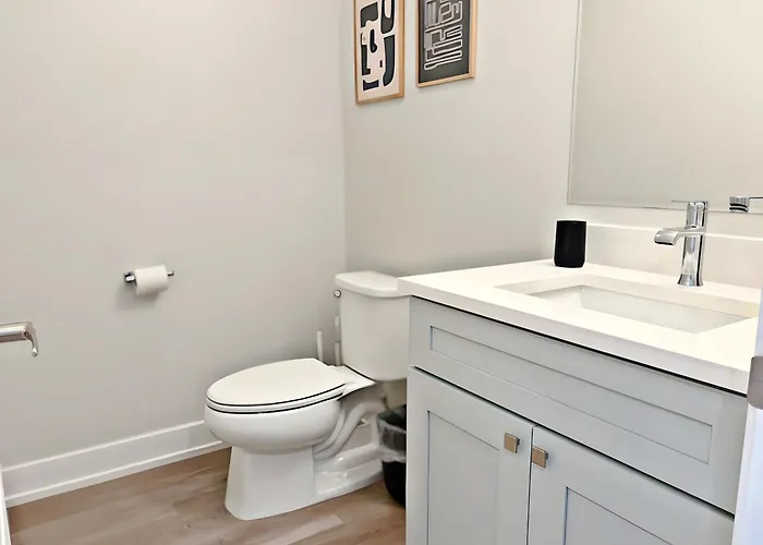 Modern 4br Townhouse With Parking & Views - Wville Rep 4 * Warrenville