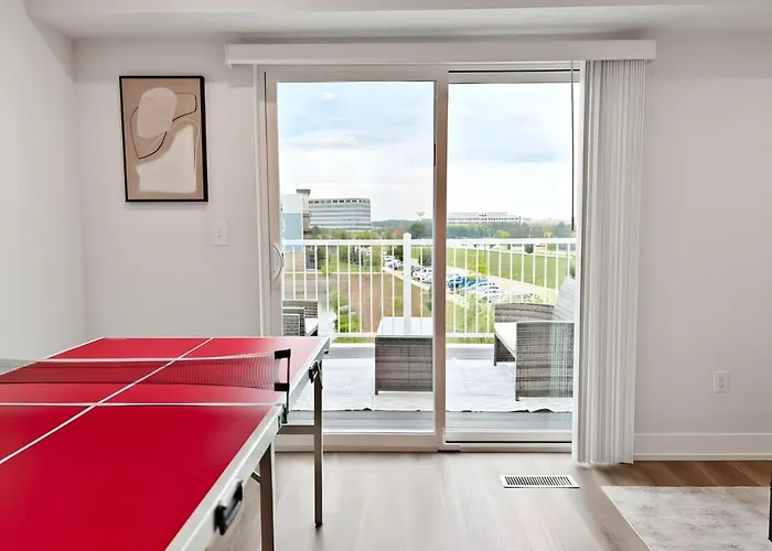 Modern 4br Townhouse With Parking & Views - Wville Rep 4 * Warrenville