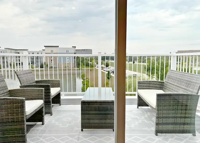 Apartment Modern 4br Townhouse With Parking & Views - Wville Rep 4 Warrenville