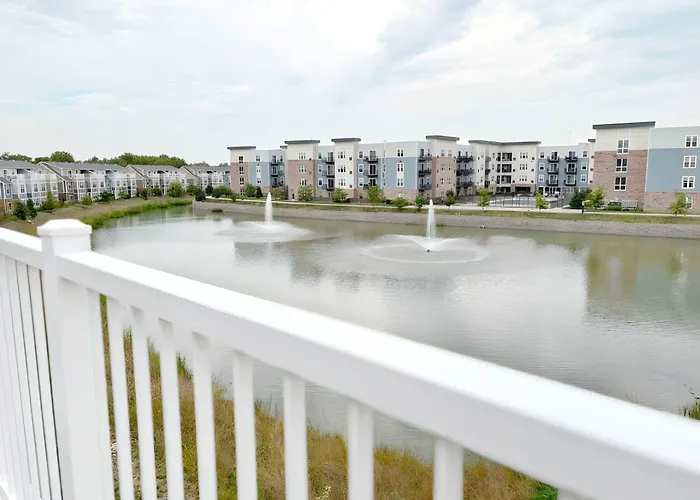 Modern 4br Townhouse With Parking & Views - Wville Rep 4 Apartment